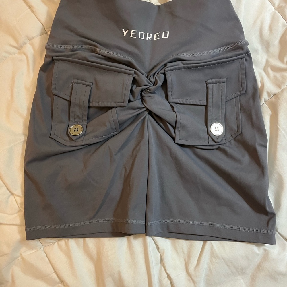 Yeoreo Women's Gray Athletic Shorts - Picture 6 of 9